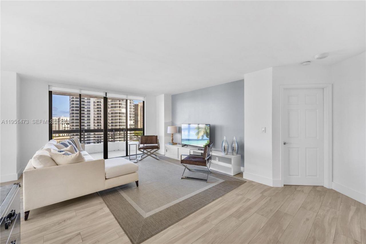 3530 Mystic Pointe Dr , Unit 1206, Aventura, FL 33180 Photo