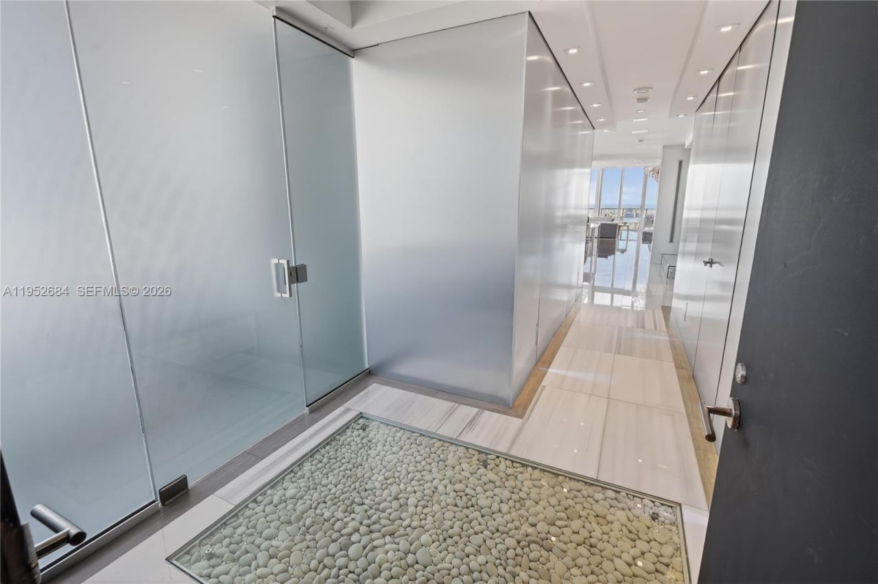 1100 Biscayne Blvd , Unit 5306, Miami, FL 33132 Photo