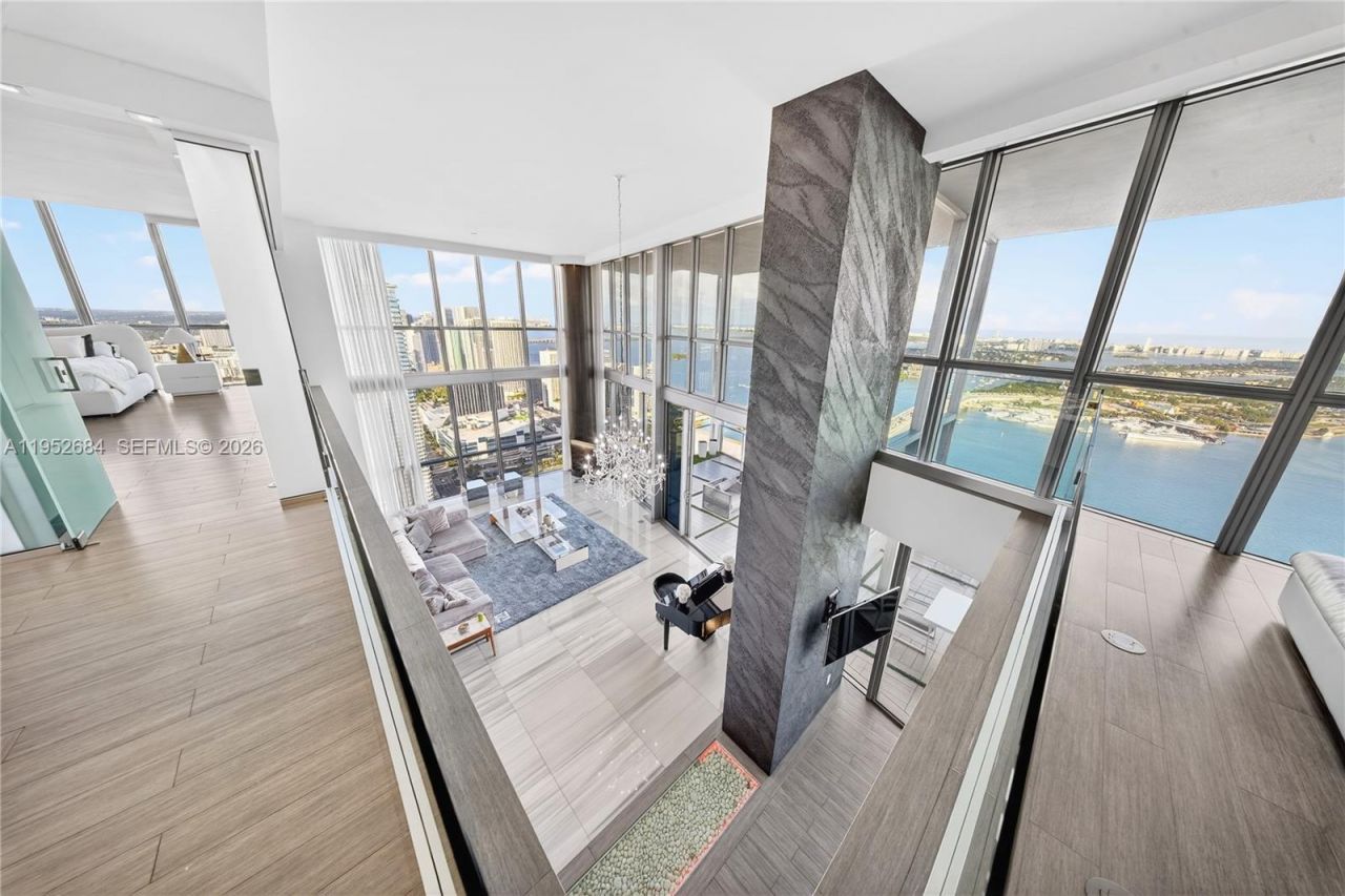 1100 Biscayne Blvd , Unit 5306, Miami, FL 33132 Photo