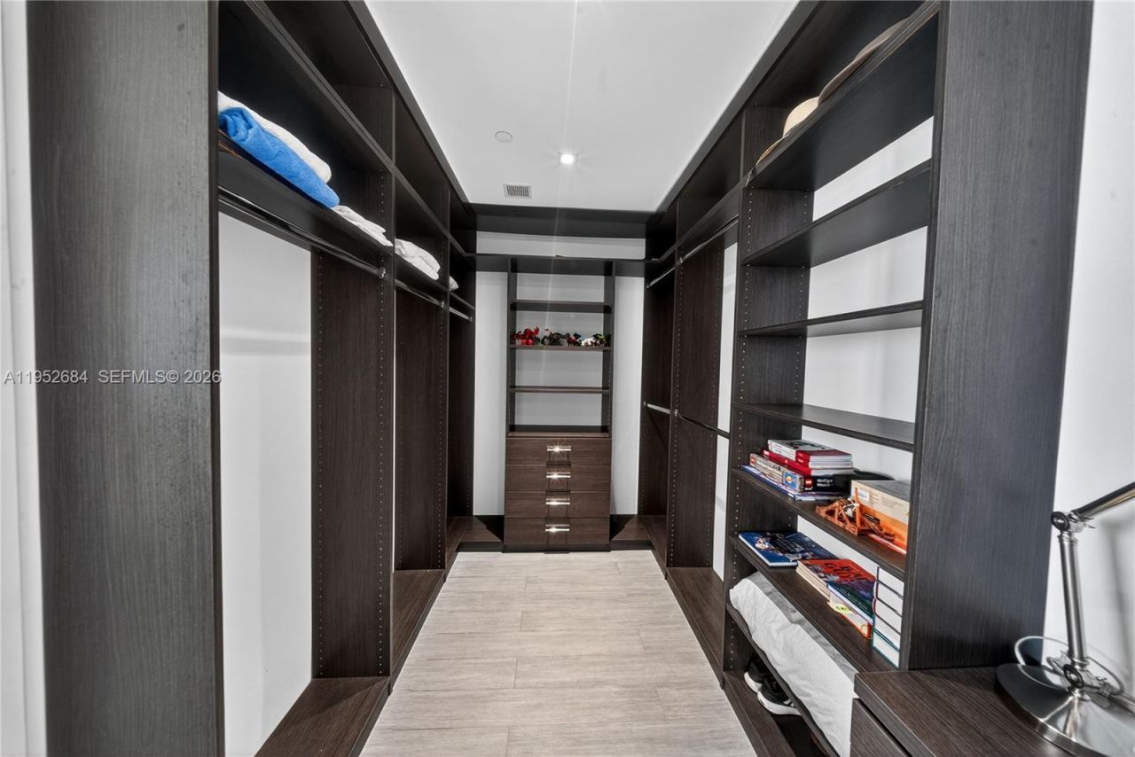 1100 Biscayne Blvd , Unit 5306, Miami, FL 33132 Photo