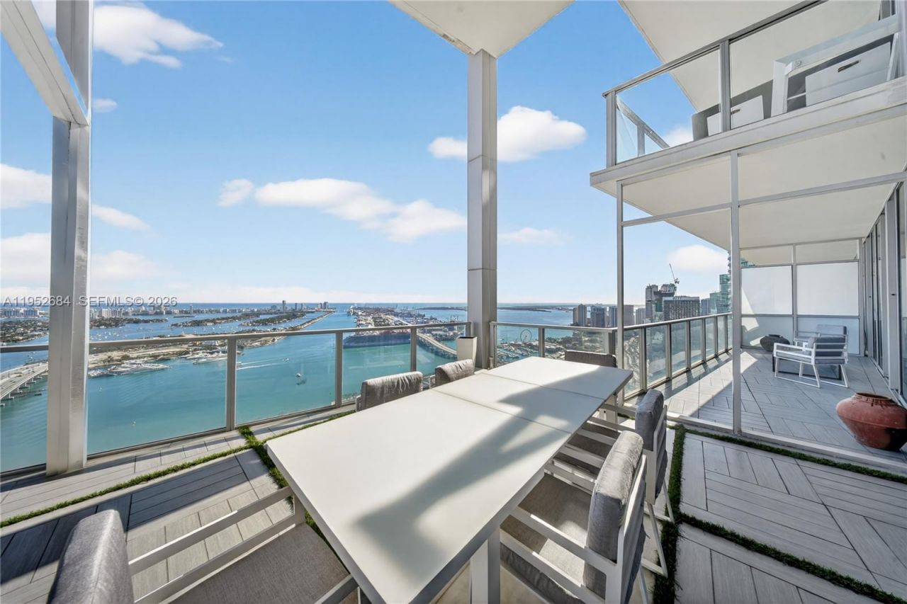 1100 Biscayne Blvd , Unit 5306, Miami, FL 33132 Photo