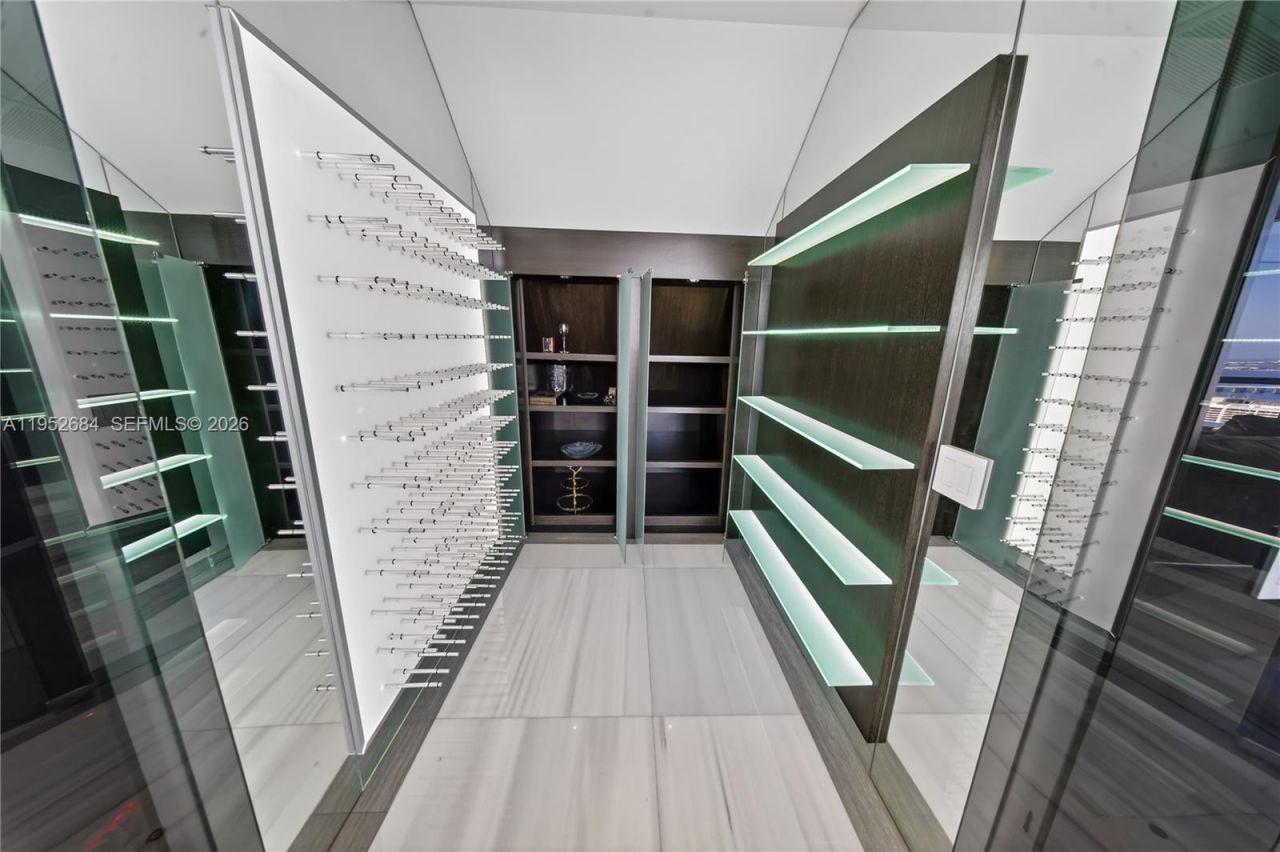 1100 Biscayne Blvd , Unit 5306, Miami, FL 33132 Photo