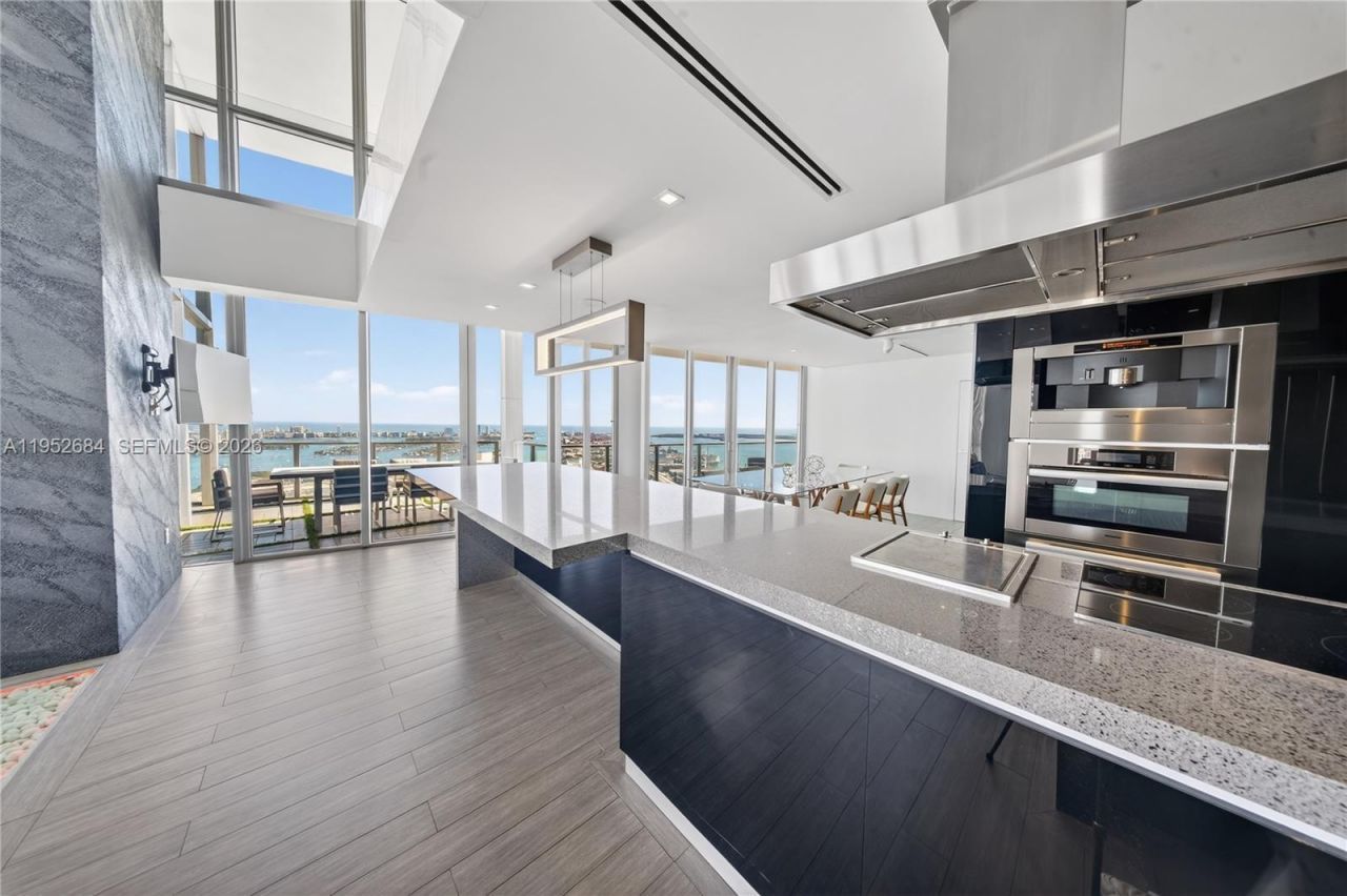 1100 Biscayne Blvd , Unit 5306, Miami, FL 33132 Photo