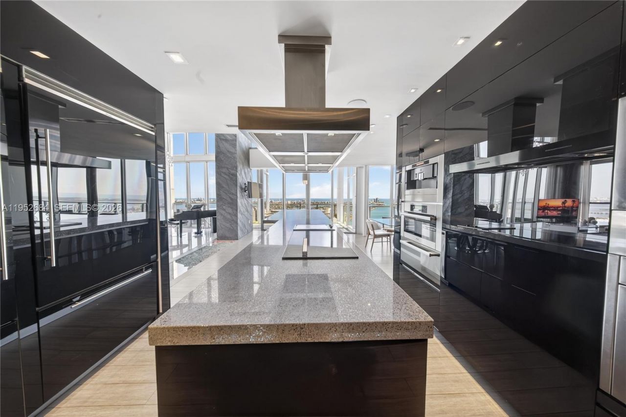 1100 Biscayne Blvd , Unit 5306, Miami, FL 33132 Photo