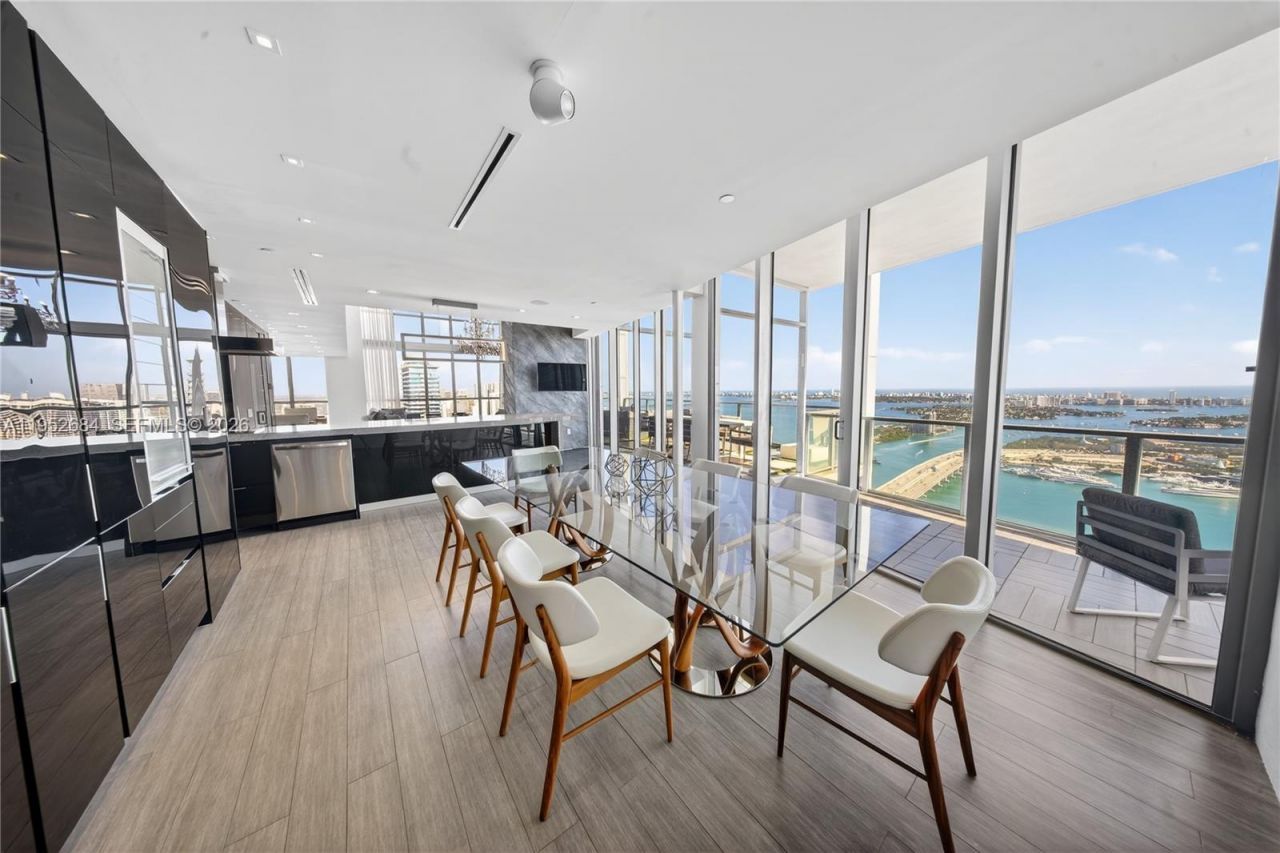 1100 Biscayne Blvd , Unit 5306, Miami, FL 33132 Photo