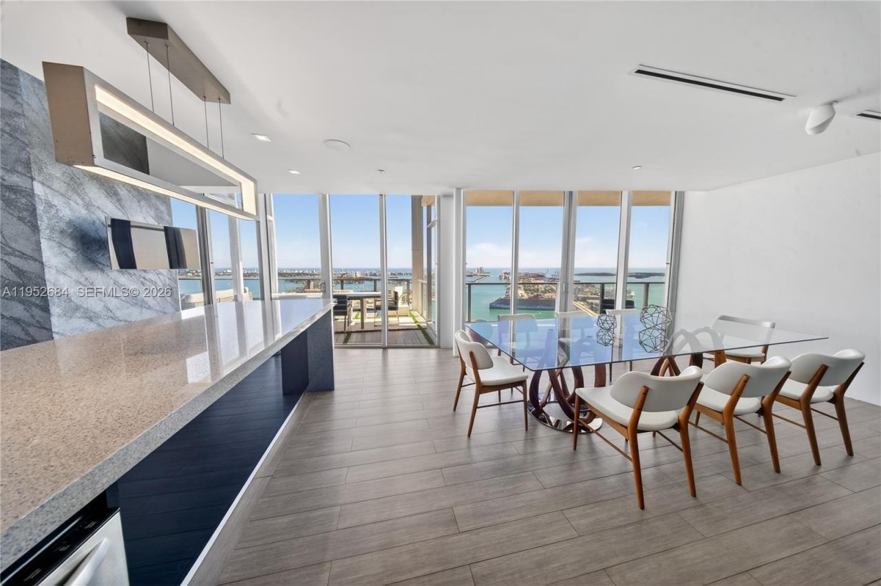 1100 Biscayne Blvd , Unit 5306, Miami, FL 33132 Photo