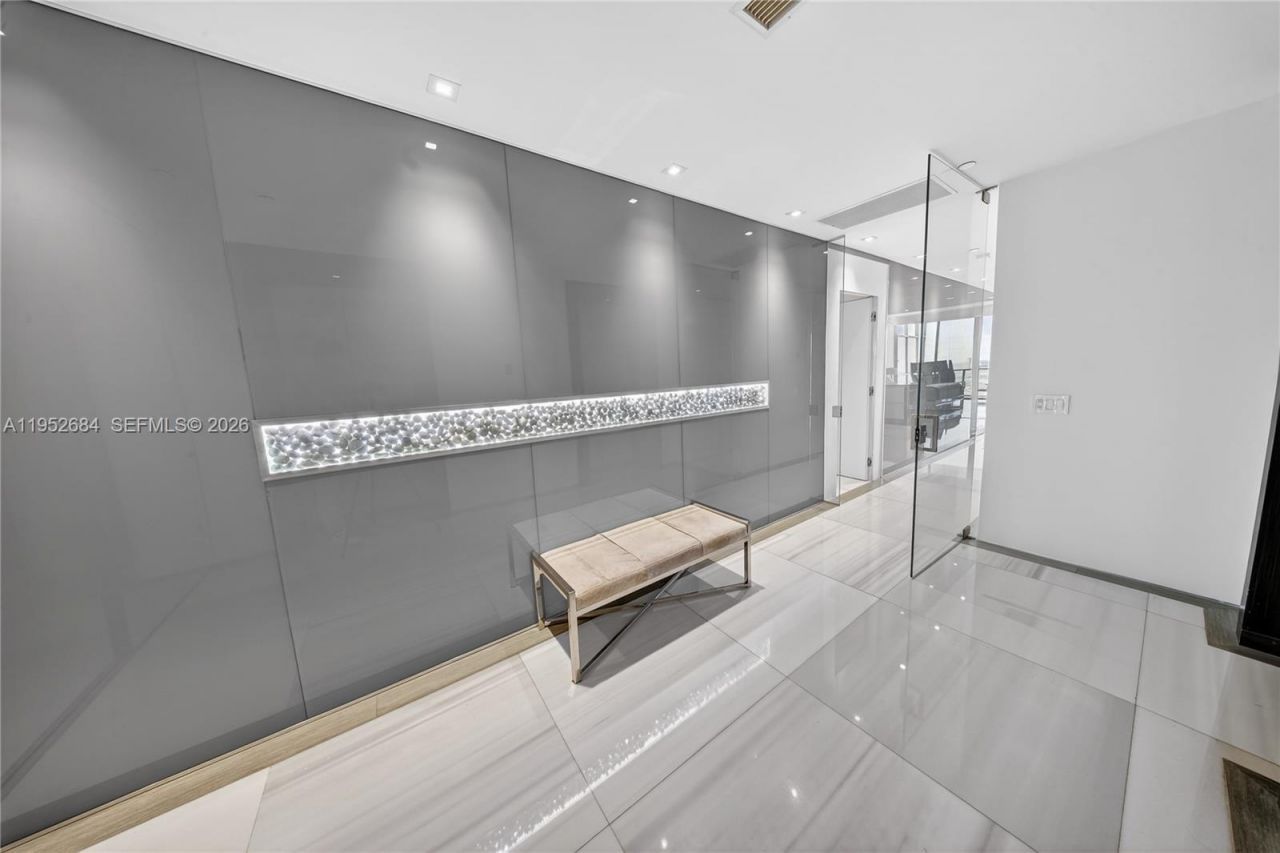 1100 Biscayne Blvd , Unit 5306, Miami, FL 33132 Photo