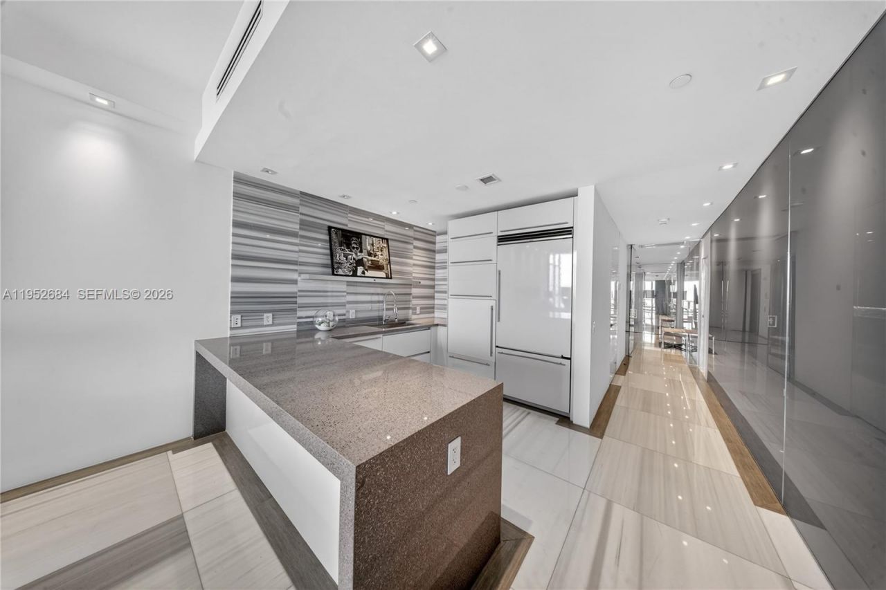 1100 Biscayne Blvd , Unit 5306, Miami, FL 33132 Photo