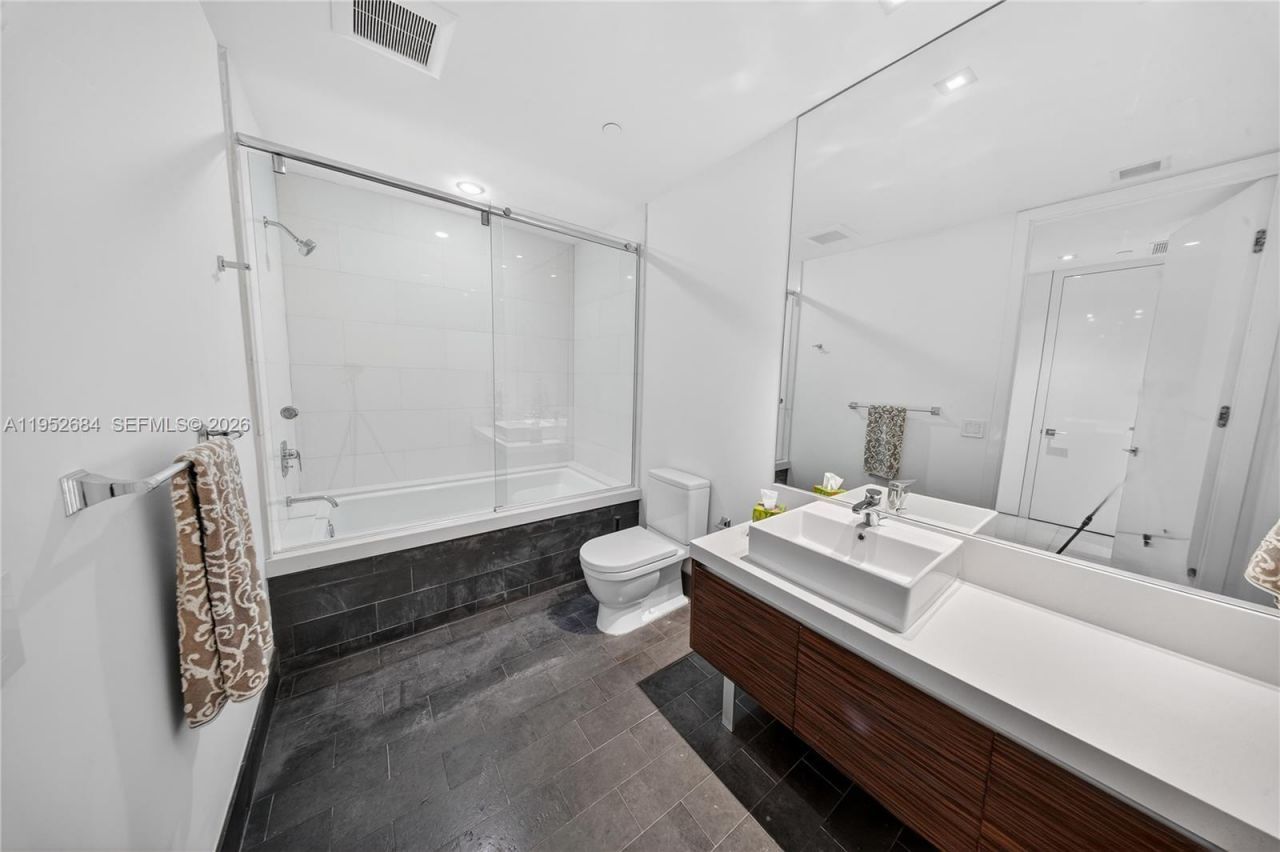 1100 Biscayne Blvd, Unit 5306, Miami, FL 33132 Photo