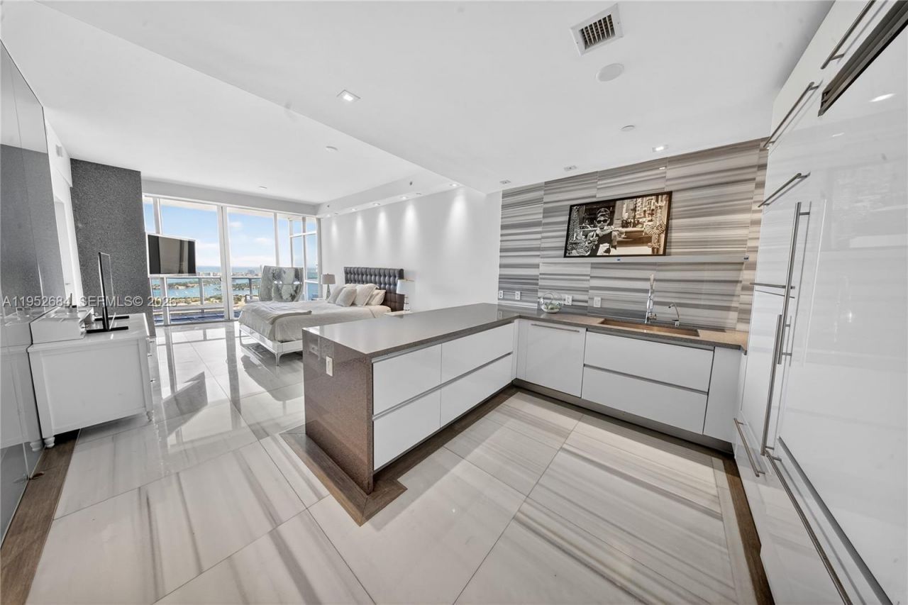 1100 Biscayne Blvd, Unit 5306, Miami, FL 33132 Photo
