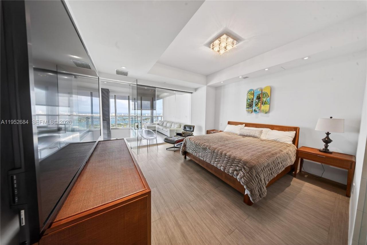 1100 Biscayne Blvd , Unit 5306, Miami, FL 33132 Photo