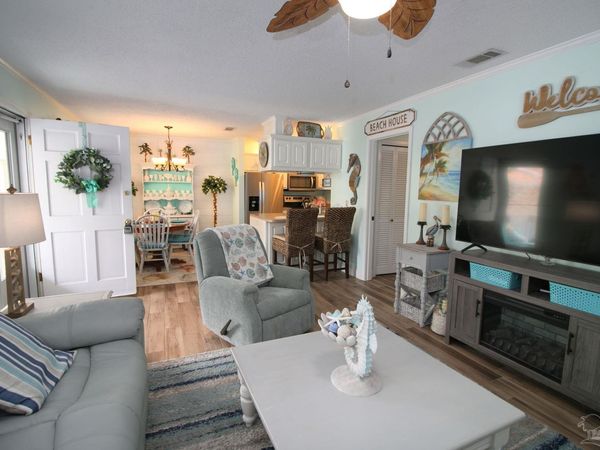 1200 Shoreline Dr, Unit 403, Gulf Breeze, FL 32561
