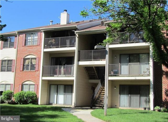 7 Voscek Ct, Lawrence, NJ 08648 Main Photo