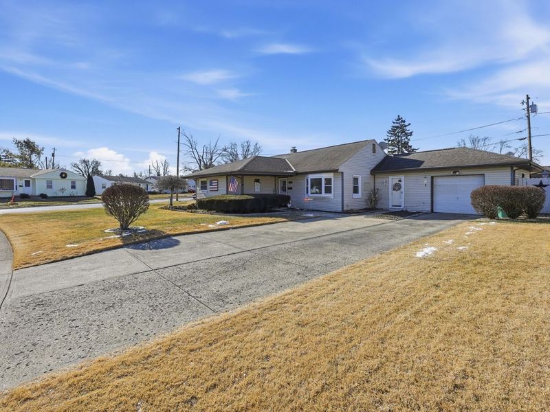 263 Merriman Drive, West Jefferson, OH 43162 Photo 2