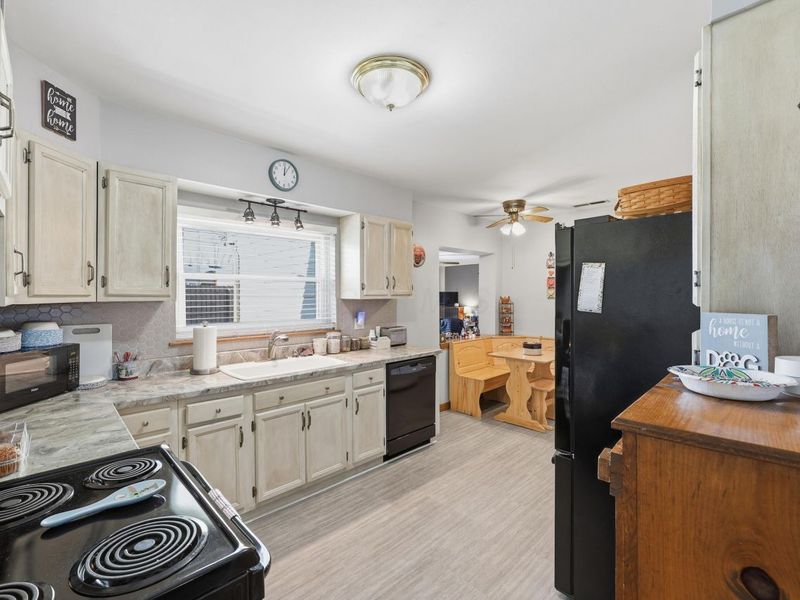 263 Merriman Drive, West Jefferson, OH 43162 Photo 9