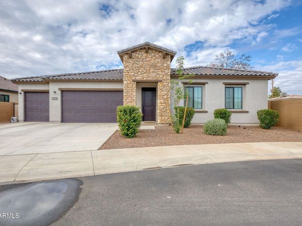 7434 N 80th Lane, Glendale, AZ 85303