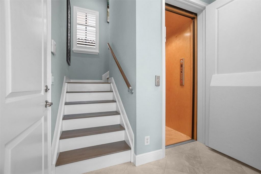 72 NW Chaucer Ln, Boca Raton, FL 33432 Photo