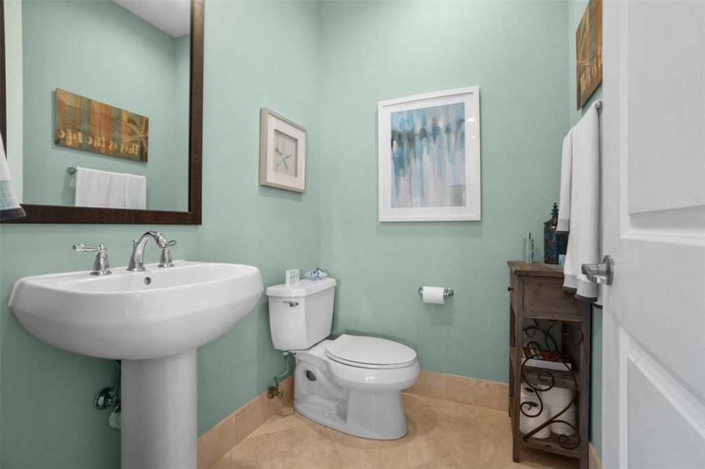 72 NW Chaucer Ln, Boca Raton, FL 33432 Photo