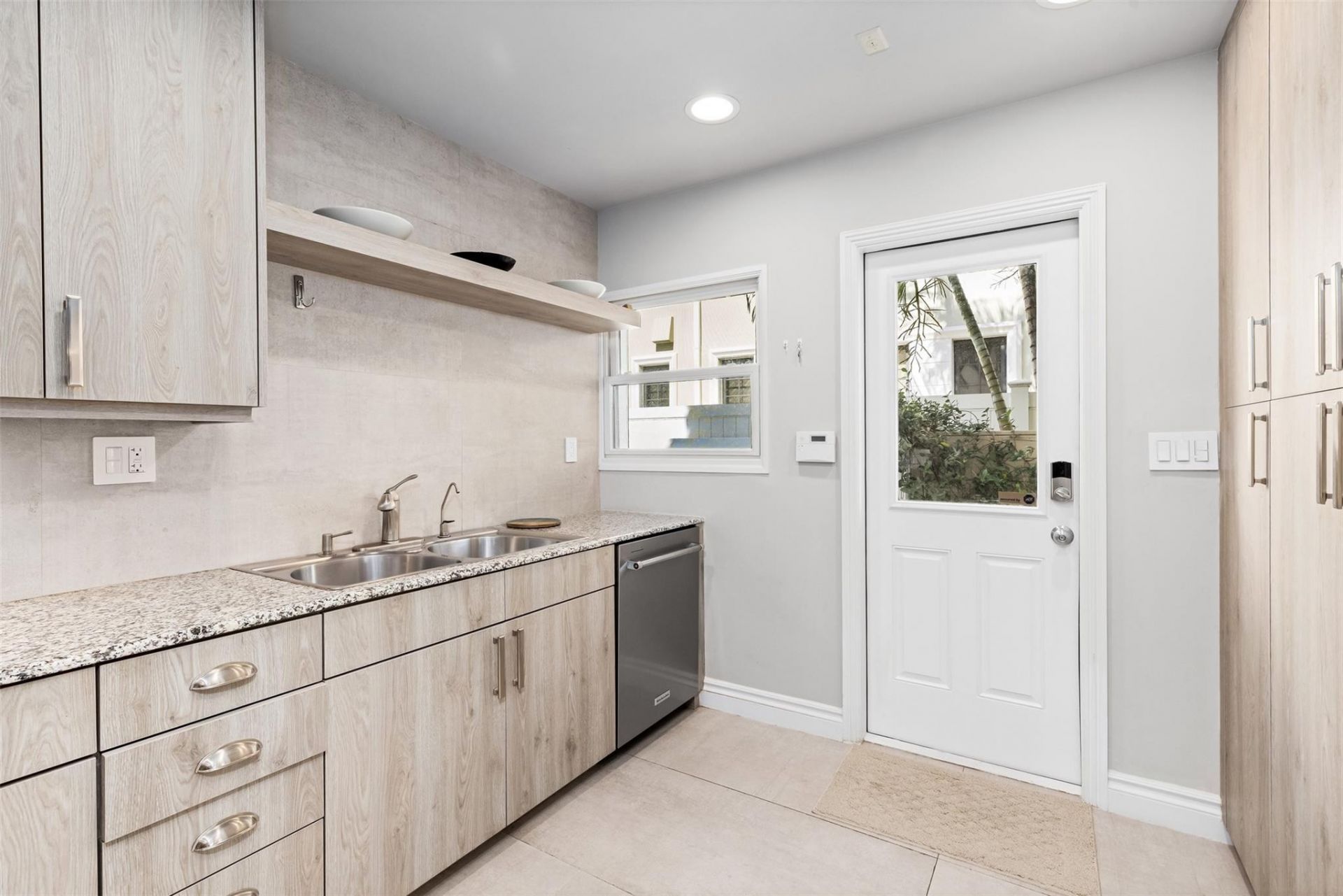 166 Royal Palm Drive, Fort Lauderdale, FL 33301 Photo