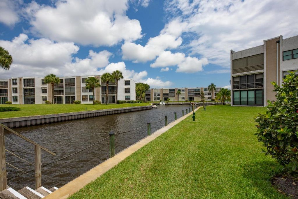 1950 SW Palm City Road, Unit 7101, Stuart, FL 34994 Photo