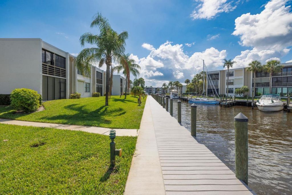 1950 SW Palm City Road, Unit 7101, Stuart, FL 34994 Photo