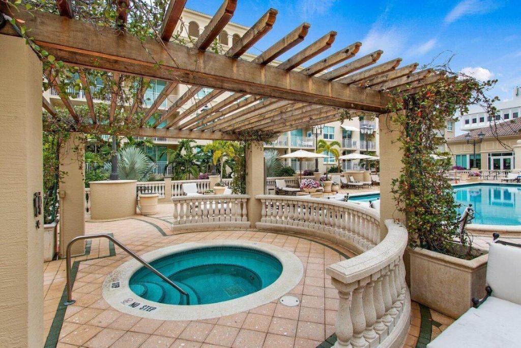 99 SE Mizner Boulevard, Unit 648, Boca Raton, FL 33432 Photo