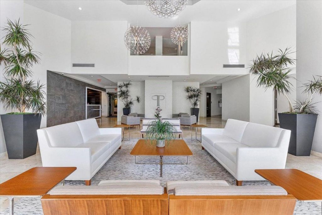 99 SE Mizner Boulevard, Unit 648, Boca Raton, FL 33432 Photo