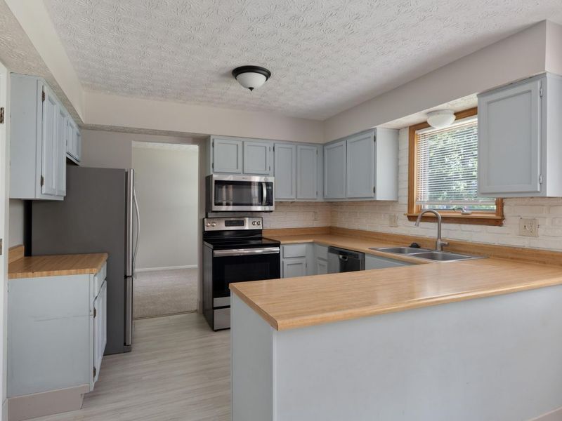 3456 Merrydawn Drive, Columbus, OH 43221 Photo 12