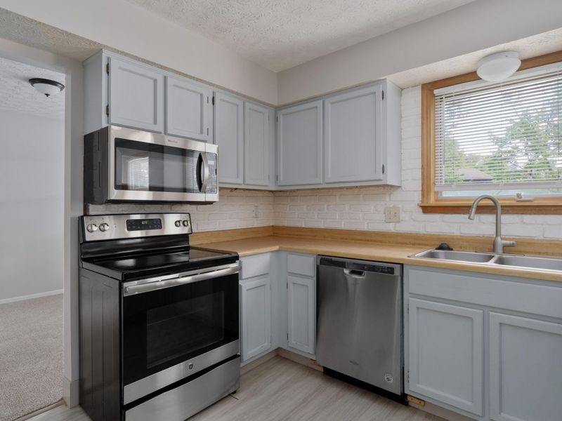 3456 Merrydawn Drive, Columbus, OH 43221 Photo 14