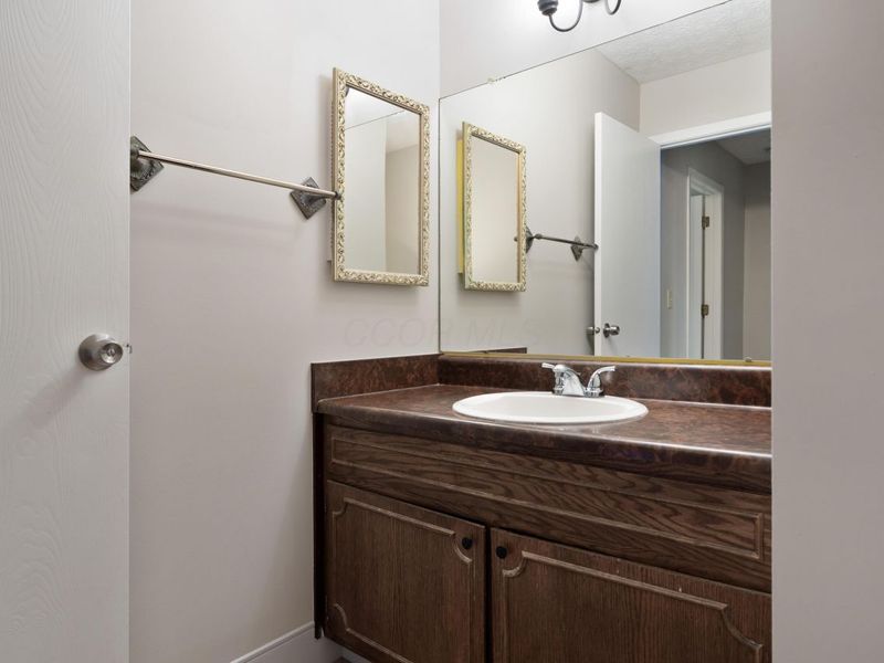 3456 Merrydawn Drive, Columbus, OH 43221 Photo 30