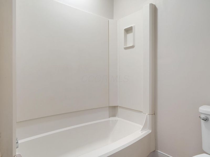 3456 Merrydawn Drive, Columbus, OH 43221 Photo 32