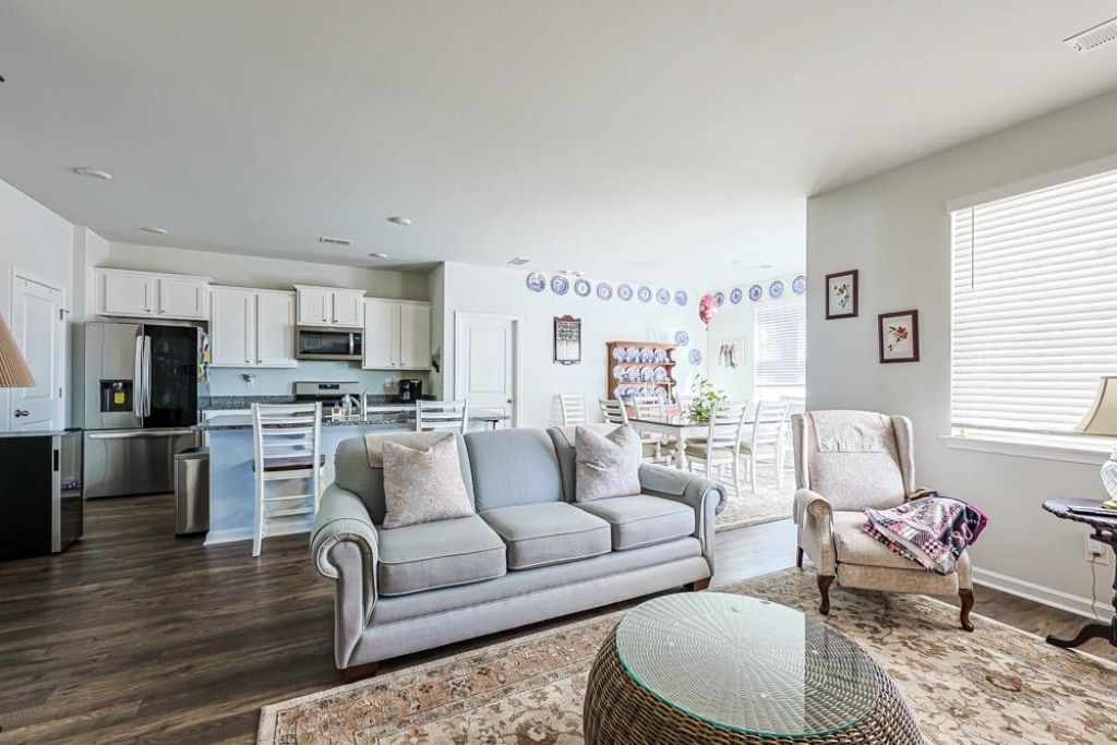 2115 Ridgedale Dr. Photo 4