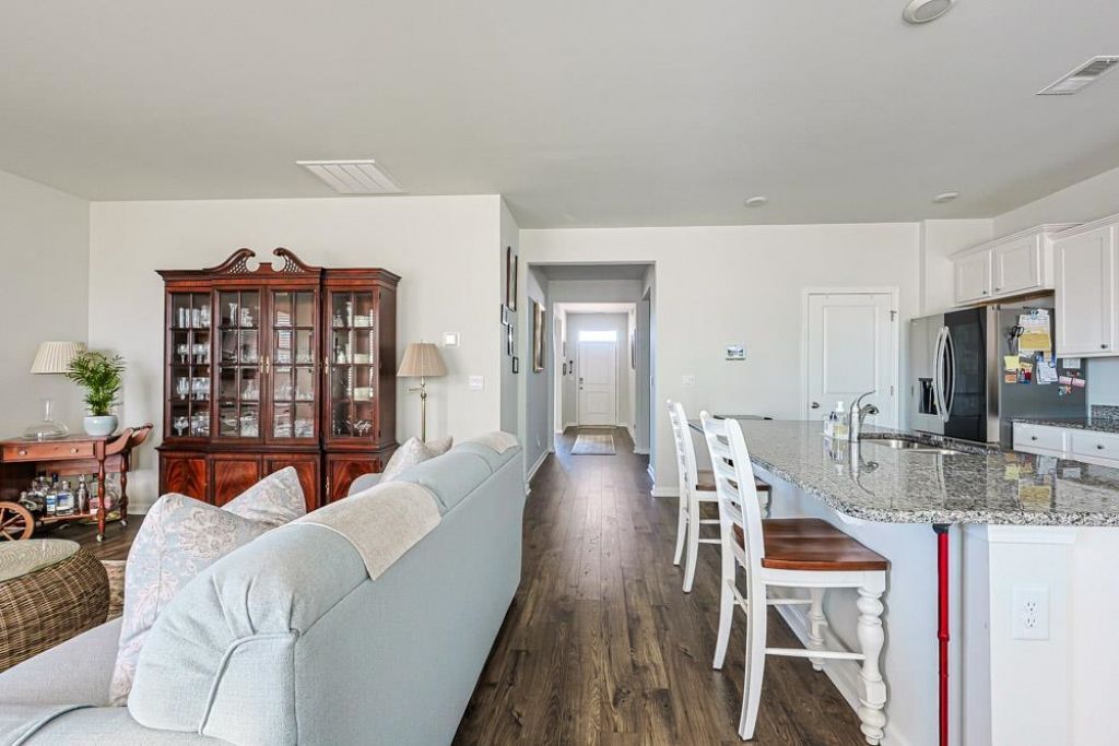 2115 Ridgedale Dr. Photo 5