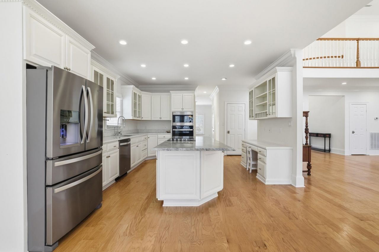 4504 Riverside Ln. Photo 10