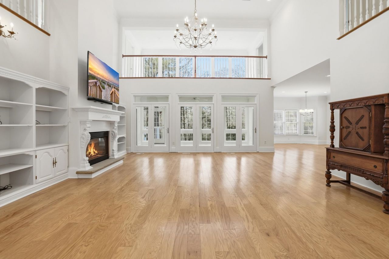 4504 Riverside Ln. Photo 4