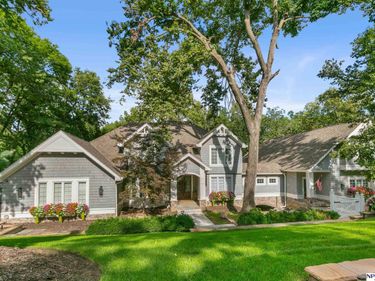 6026 Country Club Oaks Place, Omaha, NE 68152