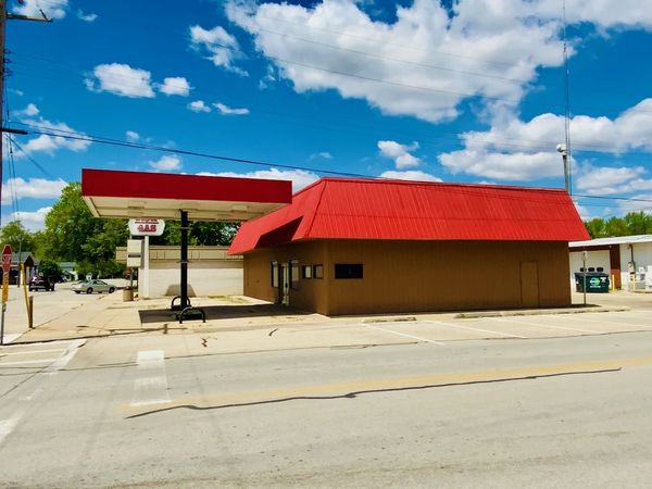 105 W Si Johnson Avenue, Sheridan, IL 60551