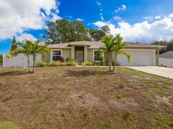 587 Plumbago Road NW, Palm Bay, FL 32907
