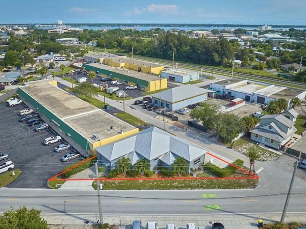 319 SE Florida Street, Stuart, FL 34994