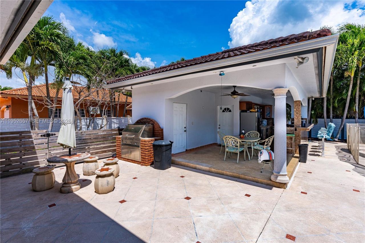 12969 SW 220th Ter , Miami, FL 33170 Photo