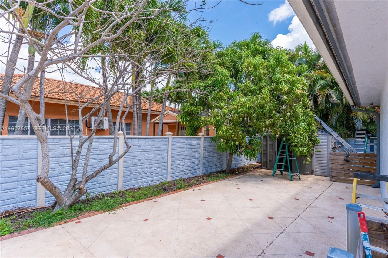 12969 SW 220th Ter , Miami, FL 33170 Photo