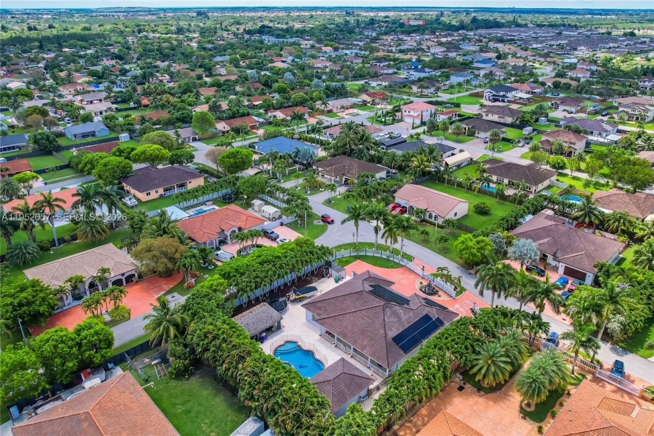 12969 SW 220th Ter , Miami, FL 33170 Photo