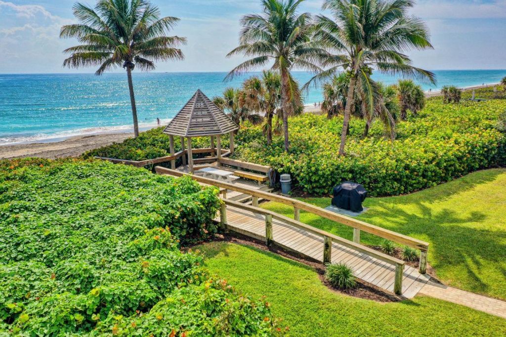 450 Ocean Drive, Unit Ph3, Juno Beach, FL 33408 Photo