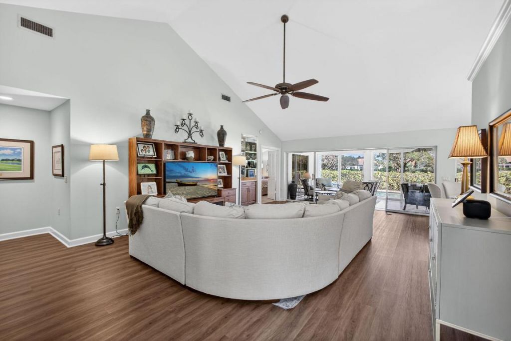 2386 Saratoga Bay Drive, West Palm Beach, FL 33409 Photo