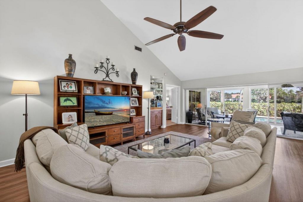 2386 Saratoga Bay Drive, West Palm Beach, FL 33409 Photo