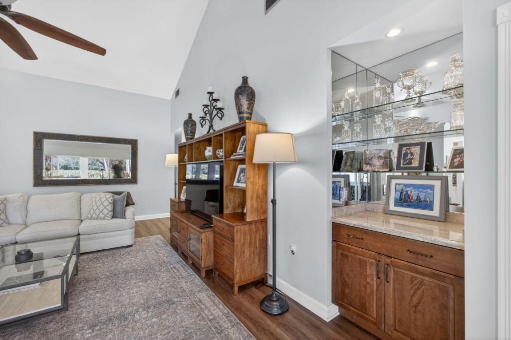 2386 Saratoga Bay Drive, West Palm Beach, FL 33409 Photo