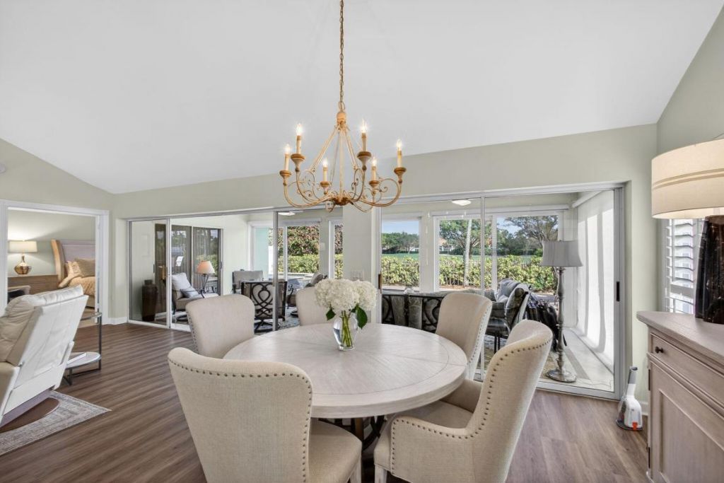 2386 Saratoga Bay Drive, West Palm Beach, FL 33409 Photo