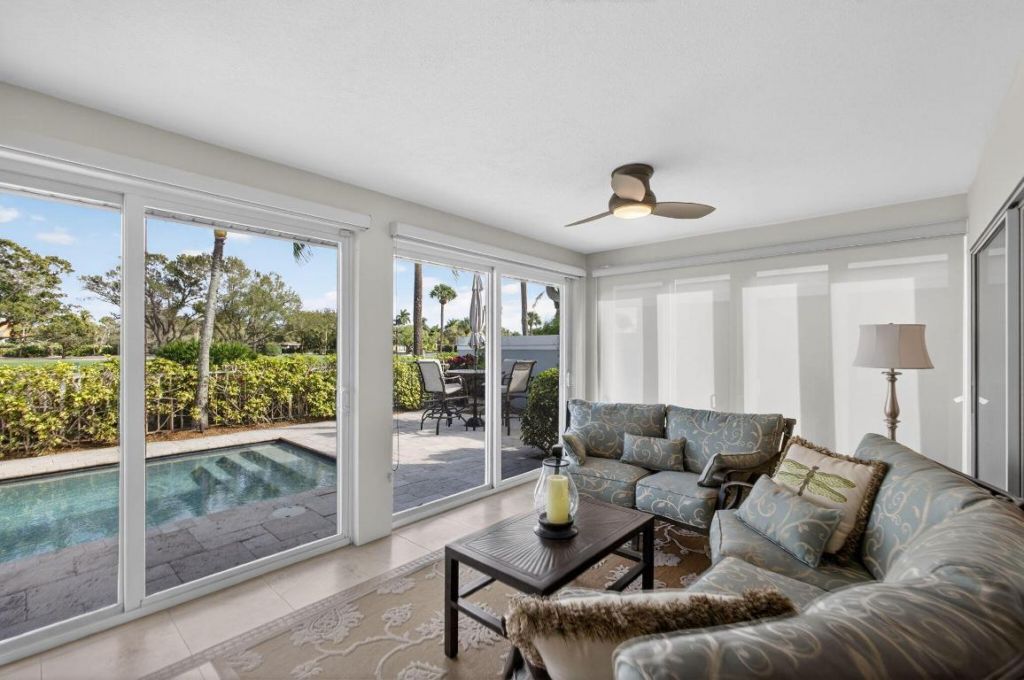 2386 Saratoga Bay Drive, West Palm Beach, FL 33409 Photo