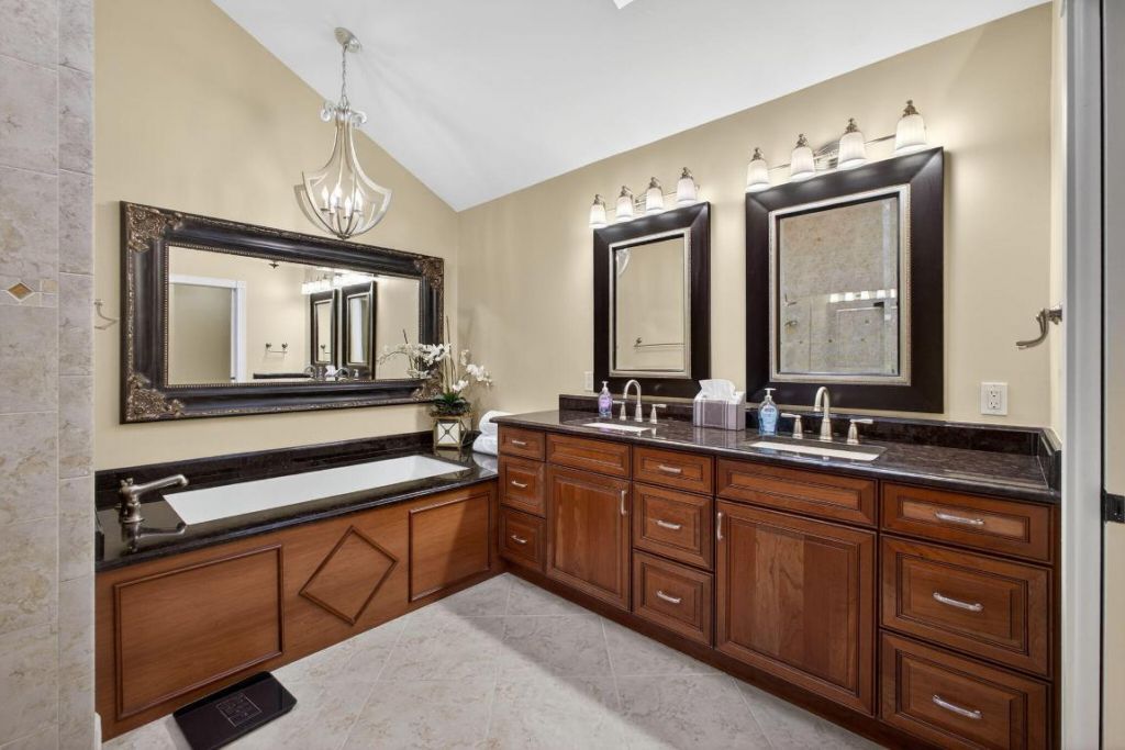 2386 Saratoga Bay Drive, West Palm Beach, FL 33409 Photo