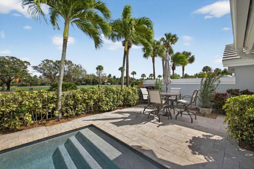 2386 Saratoga Bay Drive, West Palm Beach, FL 33409 Photo